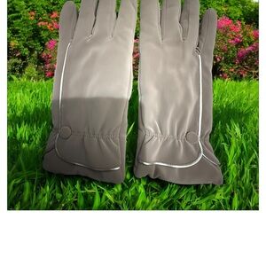 winter gloves size M beige color